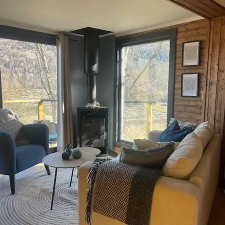 Koselig Gardshus Ferienhaus To (Oppland)